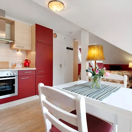 Apartment Birkenallee - Rose Deinste